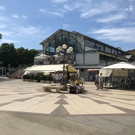 Sweet In The Center Pula