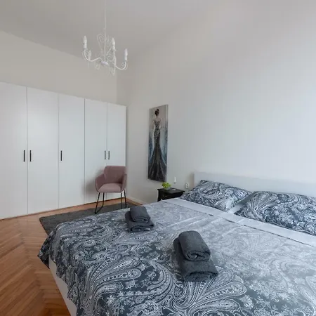 Sweet In The Center * Pula