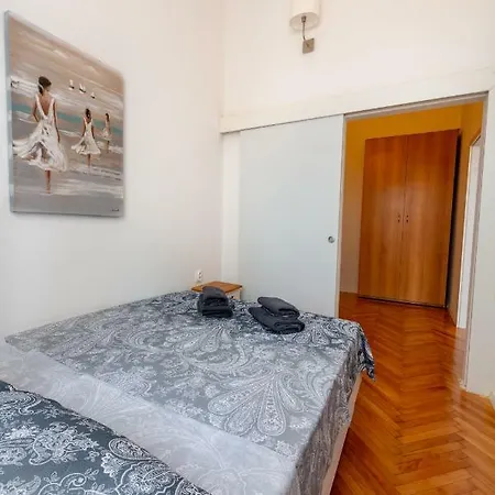 Sweet In The Center Апартаменти *