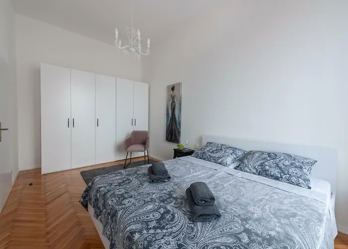 Sweet In The Center * Pula