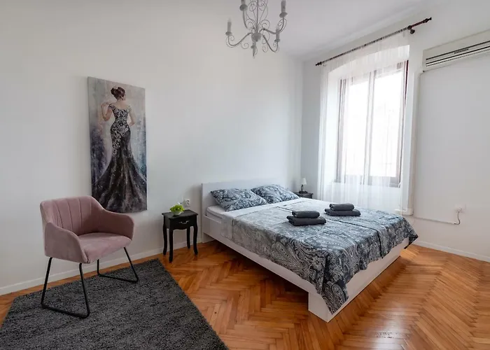 Sweet In The Center * Pula