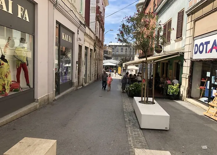 Sweet In The Center *